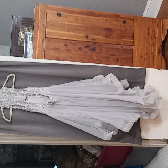 TLC Say Yes To The Prom Dress Juniors Gray Iridescent Stones Ruffly Layers Sz 7 - Picture 8 of 16